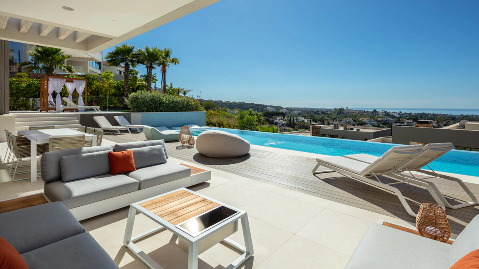 Villa for sale in Nueva Andalucia, Marbella