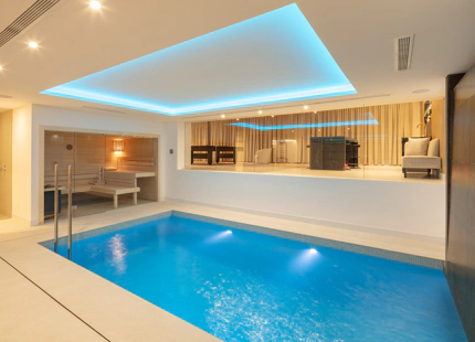 LUXURY VILLA FOR SALE IN NUEVA ANDALUCIA 