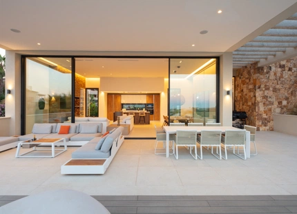 LUXURY VILLA FOR SALE IN NUEVA ANDALUCIA 