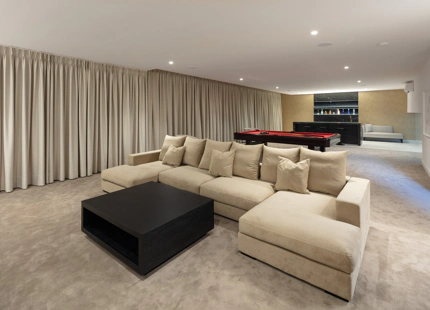 LUXURY VILLA FOR SALE IN NUEVA ANDALUCIA 