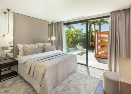 LUXURY VILLA FOR SALE IN NUEVA ANDALUCIA 