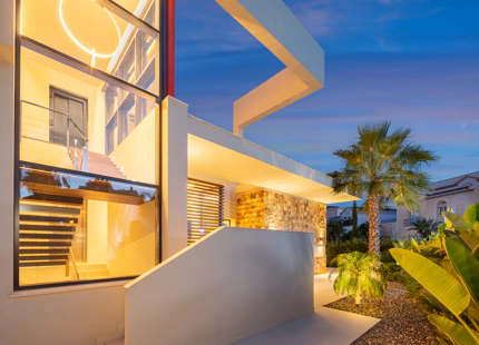 LUXURY VILLA FOR SALE IN NUEVA ANDALUCIA 
