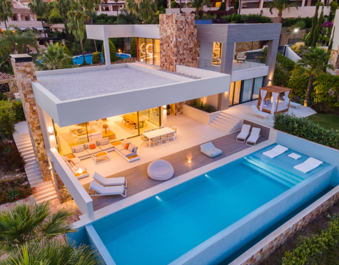 Villa for sale in Nueva Andalucia, Marbella