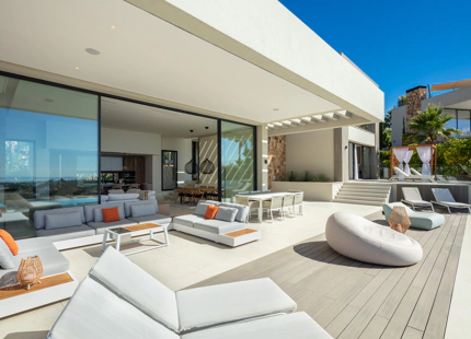 LUXURY VILLA FOR SALE IN NUEVA ANDALUCIA 