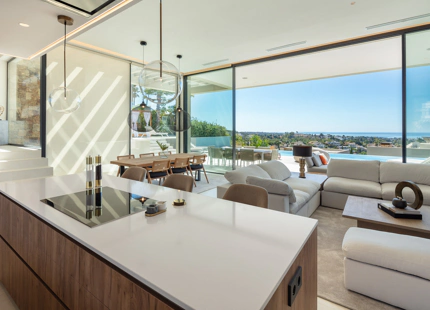 LUXURY VILLA FOR SALE IN NUEVA ANDALUCIA 