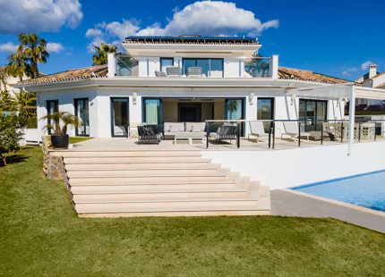 PRECIOSA VILLA MODERNA EN VENTA EN NUEVA ANDALUCIA