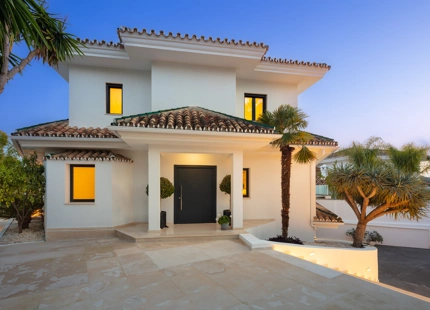 PRECIOSA VILLA MODERNA EN VENTA EN NUEVA ANDALUCIA