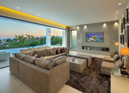 VILLA MODERNA DE LUJO EN VENTA EN NAGÜELES