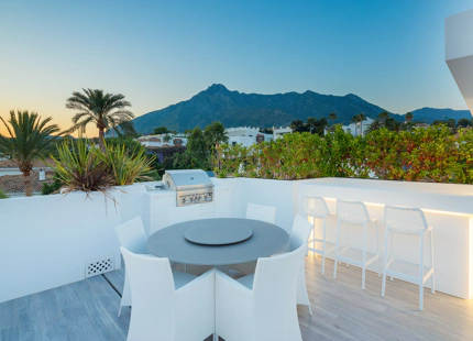 VILLA MODERNA DE LUJO EN VENTA EN NAGÜELES