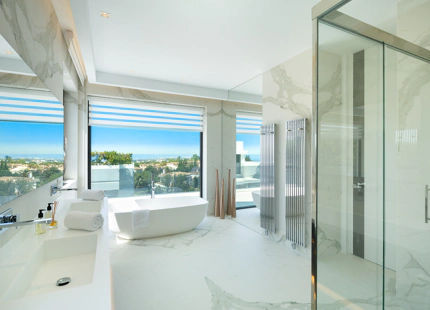 VILLA MODERNA DE LUJO EN VENTA EN NAGÜELES