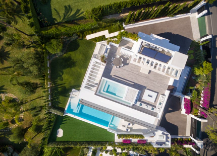VILLA MODERNA DE LUJO EN VENTA EN NAGÜELES