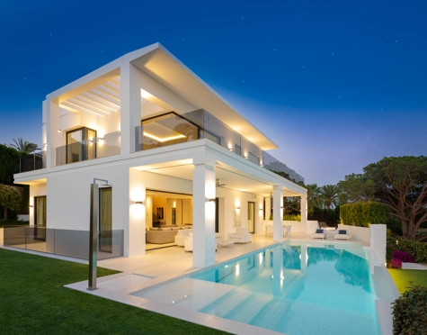 Villa for sale in Nagüeles, Marbella Golden Mile