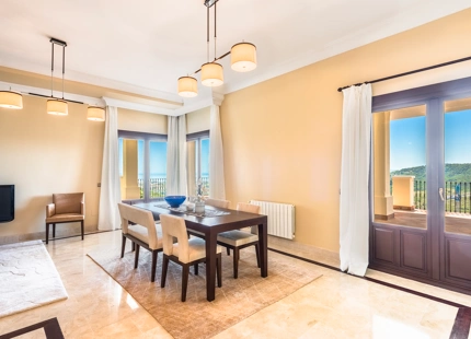 VILLA FANTÁSTICA EN VENTA EN BENAHAVIS