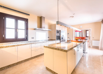VILLA FANTÁSTICA EN VENTA EN BENAHAVIS