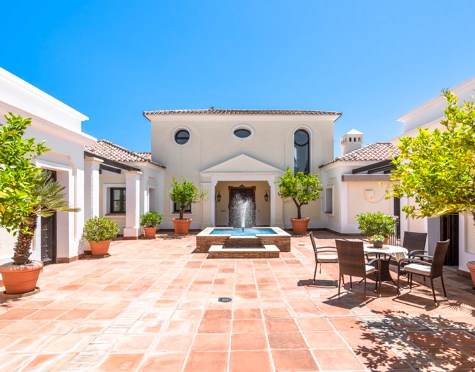 Villa for sale in Monte Mayor, Benahavis