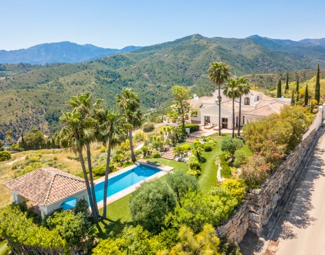 VILLA FANTÁSTICA EN  VENTA EN BENAHAVIS