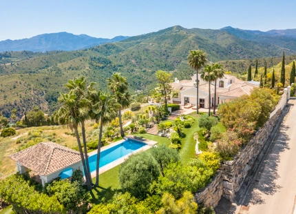 VILLA FANTÁSTICA EN VENTA EN BENAHAVIS