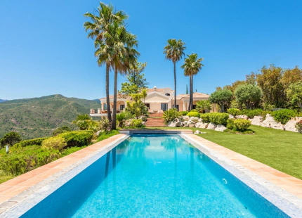 VILLA FANTÁSTICA EN VENTA EN BENAHAVIS