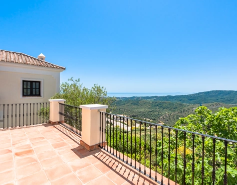 Villa for sale in Monte Mayor, Benahavis