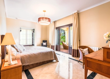 VILLA FANTÁSTICA EN VENTA EN BENAHAVIS