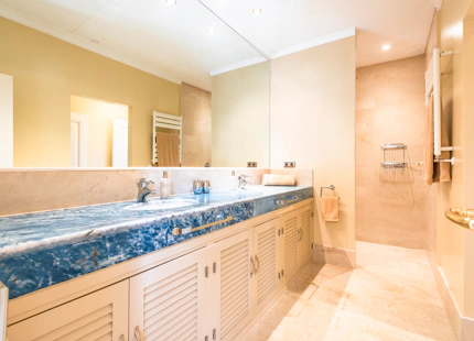 VILLA FANTÁSTICA EN VENTA EN BENAHAVIS