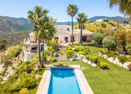 VILLA FANTÁSTICA EN VENTA EN BENAHAVIS