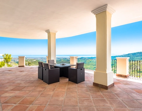 Villa for sale in Monte Mayor, Benahavis