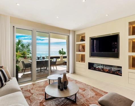Apartment for sale in Bahía del Velerín, Estepona East