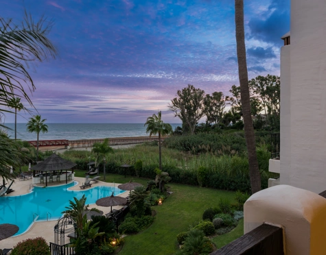Apartment for sale in Bahía del Velerín, Estepona East