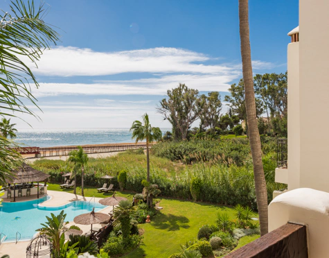 Apartment for sale in Bahía del Velerín, Estepona East