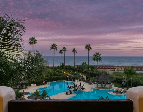 Apartment for sale in Bahía del Velerín, Estepona East
