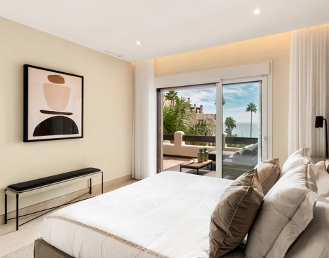 Apartment for sale in Bahía del Velerín, Estepona East