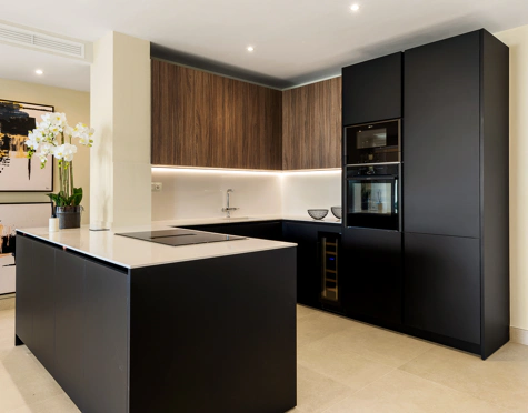 Apartment for sale in Bahía del Velerín, Estepona East
