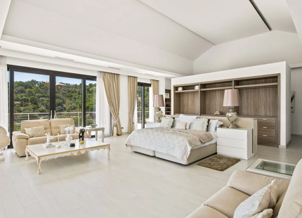 CONTEMPORARY VILLA IN LA ZAGALETA