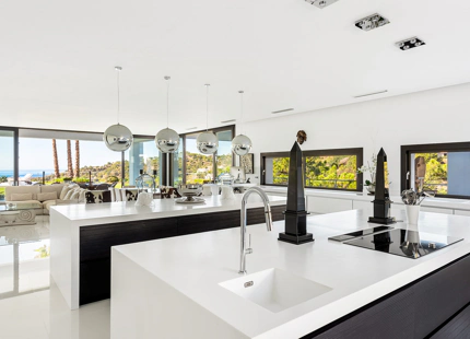 CONTEMPORARY VILLA IN LA ZAGALETA