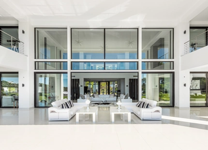 CONTEMPORARY VILLA IN LA ZAGALETA