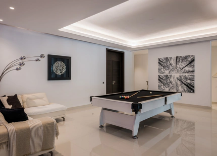 CONTEMPORARY VILLA IN LA ZAGALETA