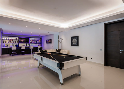 CONTEMPORARY VILLA IN LA ZAGALETA