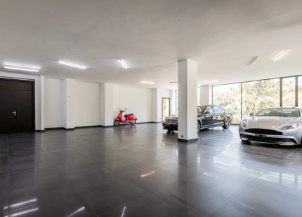 CONTEMPORARY VILLA IN LA ZAGALETA