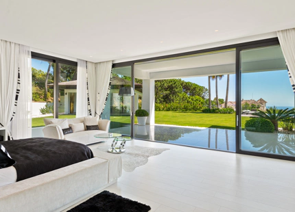 CONTEMPORARY VILLA IN LA ZAGALETA