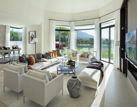 Villa for sale in Aloha, Nueva Andalucia