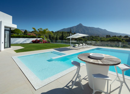 MODERN VILLA FOR SALE IN ALOHA