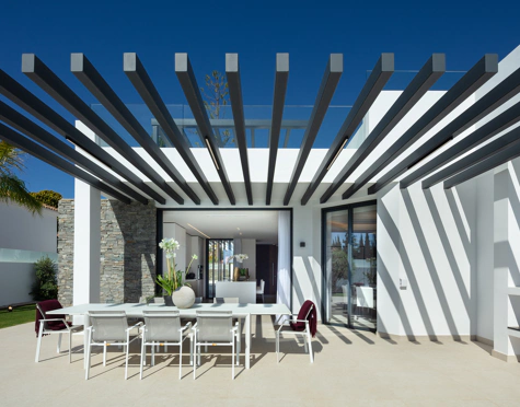 Villa for sale in Aloha, Nueva Andalucia