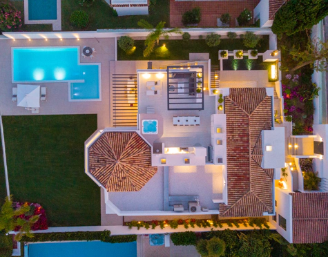 Villa for sale in Aloha, Nueva Andalucia