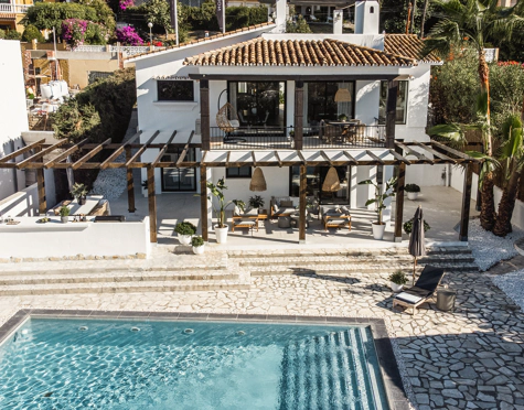 VILLA TOTALMENTE REFORMADA EN VENTA EN NUEVA ANDALUCIA