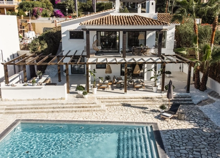 VILLA TOTALMENTE REFORMADA EN VENTA EN NUEVA ANDALUCIA