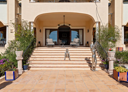 IMPRESSIVE MANSION FOR SALE IN LA ZAGALETA