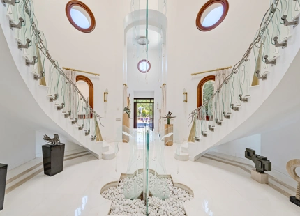 IMPRESSIVE MANSION FOR SALE IN LA ZAGALETA