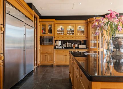 IMPRESSIVE MANSION FOR SALE IN LA ZAGALETA