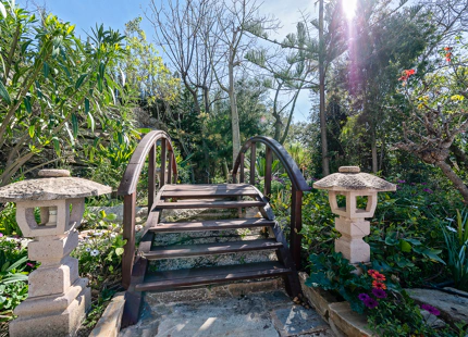 IMPRESSIVE MANSION FOR SALE IN LA ZAGALETA